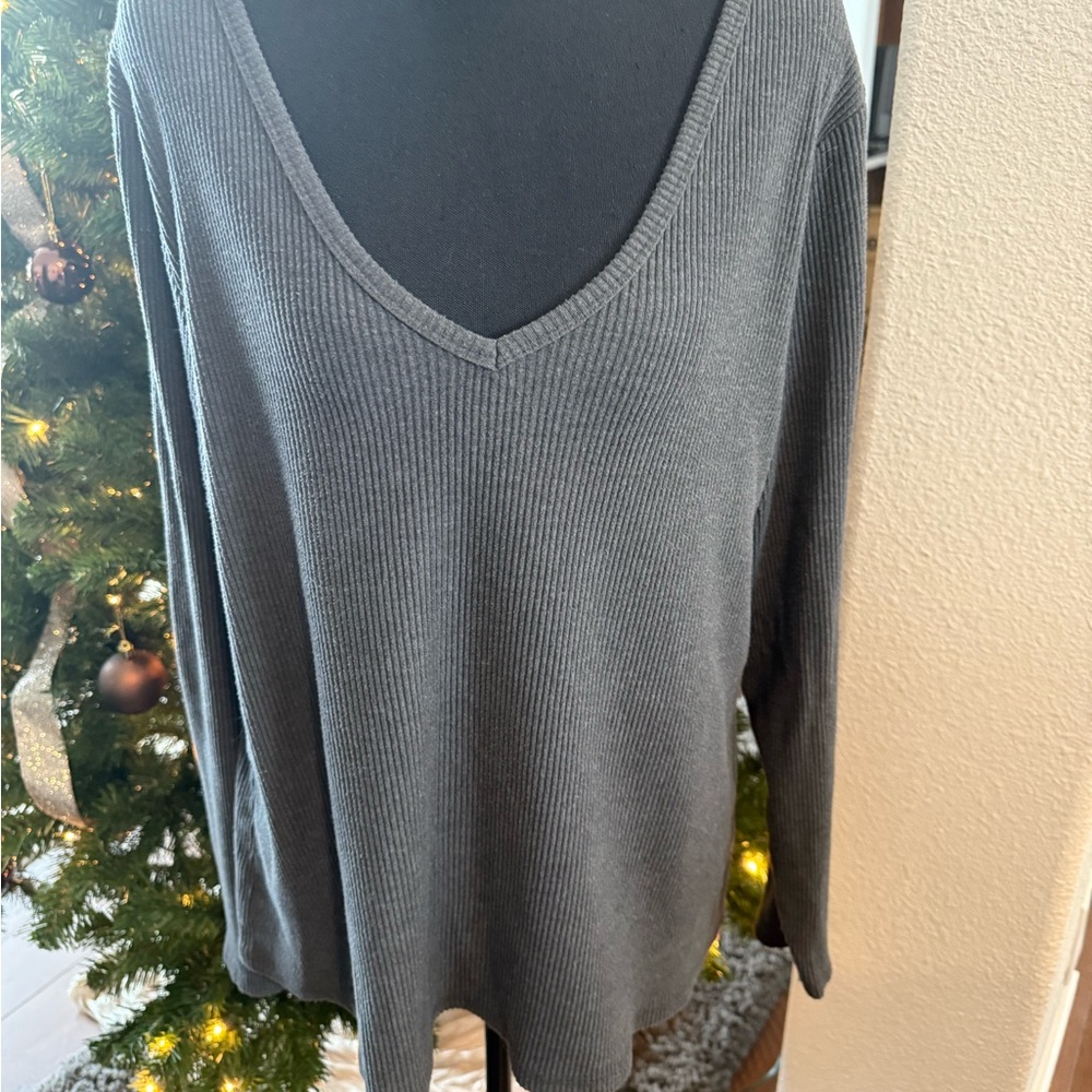 Old Navy Charcoal Gray Ribbed Top